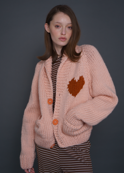Short Heart Cardi, Peach-GOGO Sweaters