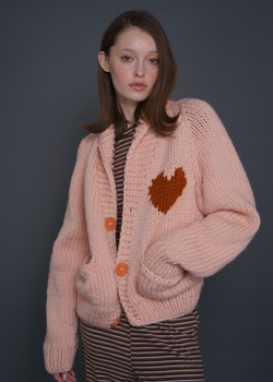 Short Heart Cardi, Peach-GOGO Sweaters